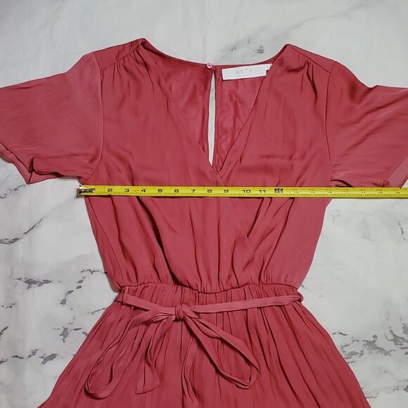 ASTR The Label Pink Romper - Picture 6 of 7